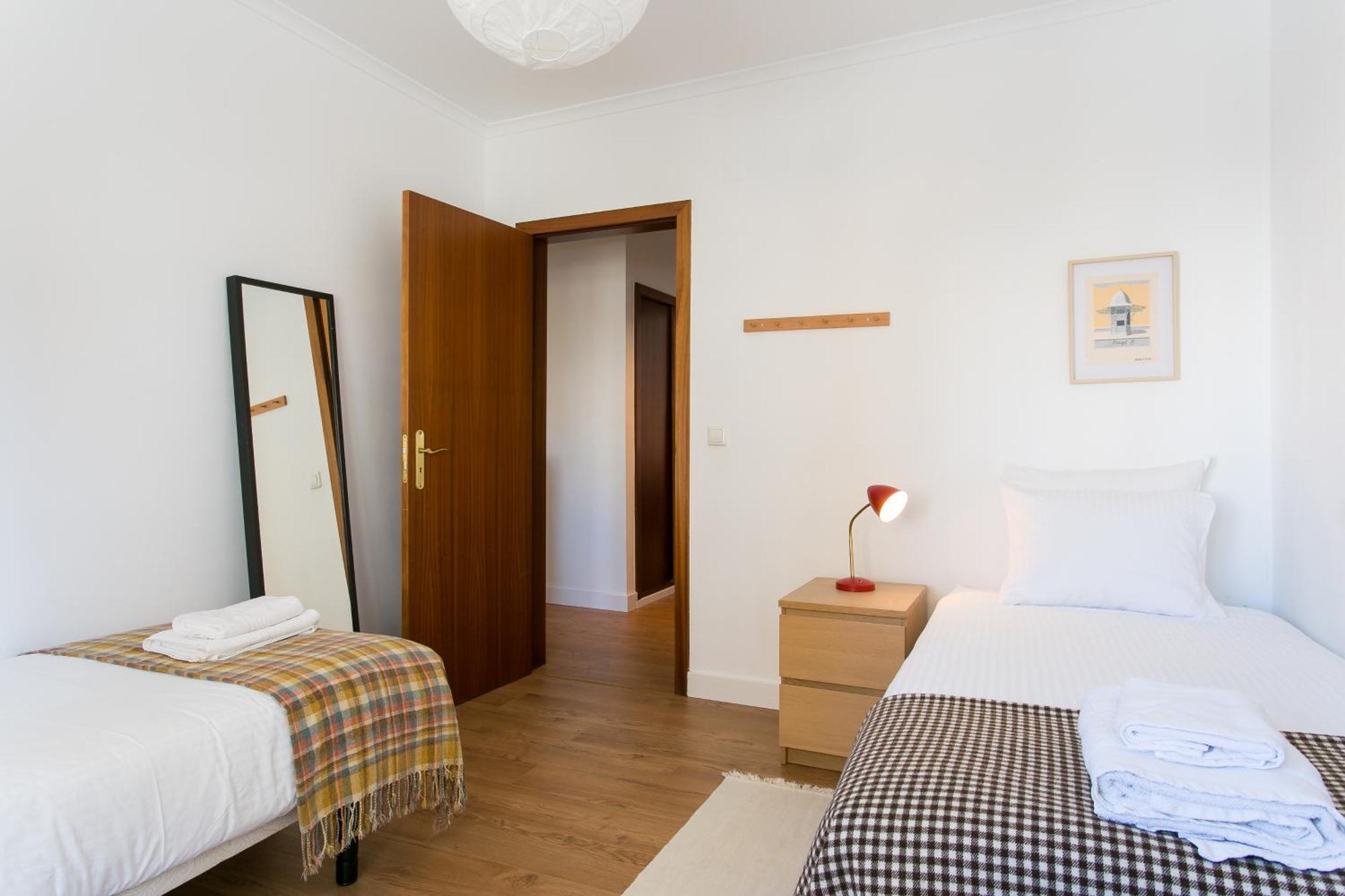 Apartamento central e confortável junto ao bairro da Graça Lisboa Exterior foto